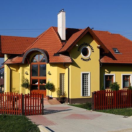 Pihenokereszt Panzio Bed & Breakfast Sopron Eksteriør bilde