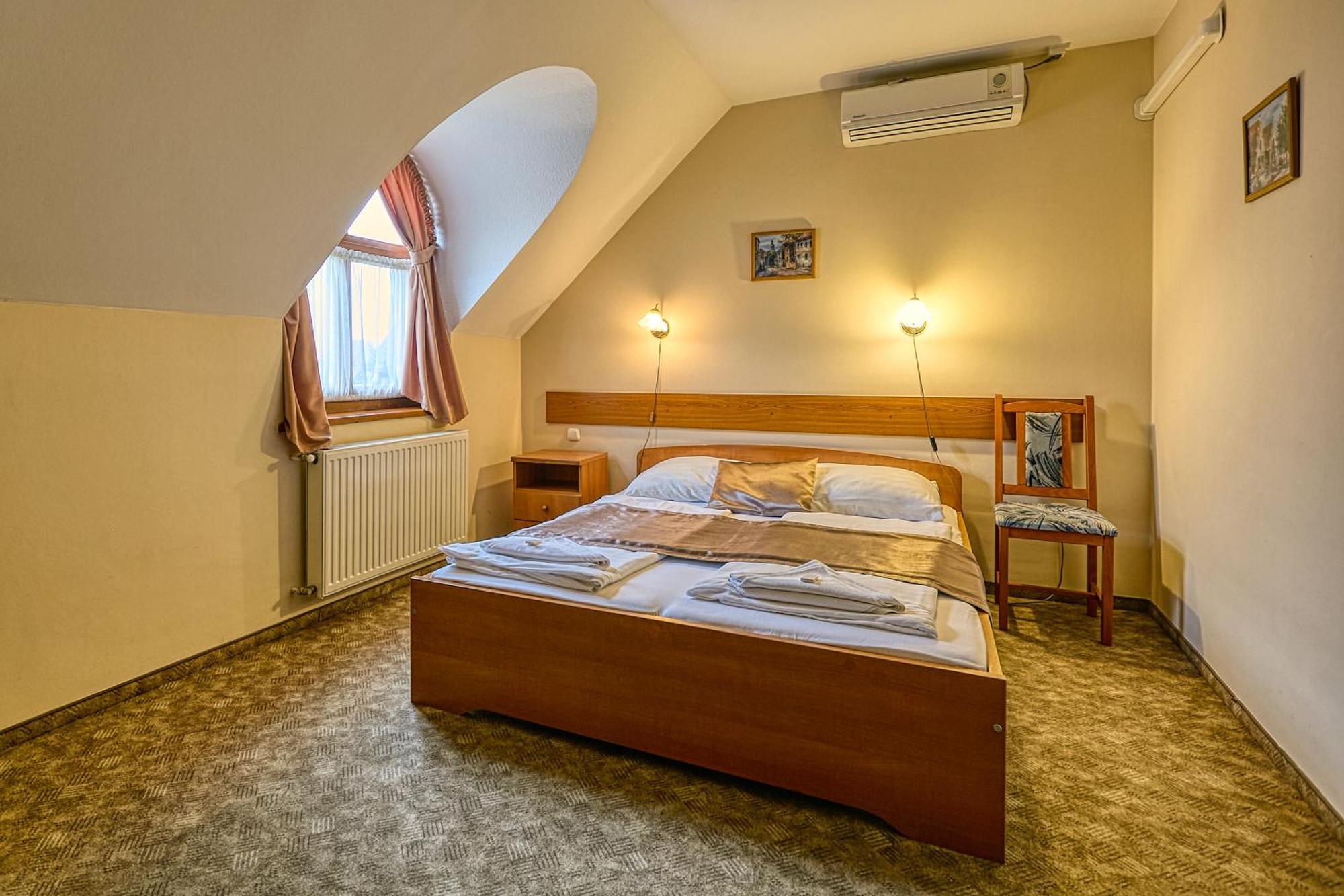Pihenokereszt Panzio Bed & Breakfast Sopron Eksteriør bilde