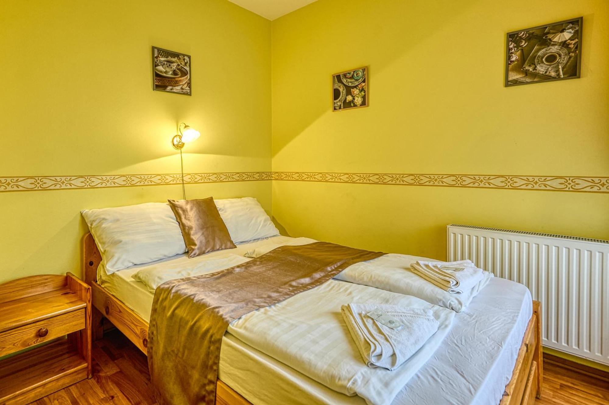 Pihenokereszt Panzio Bed & Breakfast Sopron Eksteriør bilde